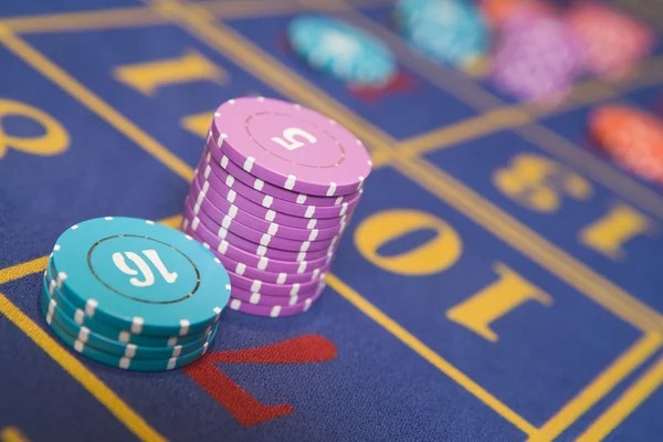Live-dealer roulette table on dkicasino with betting timer visible